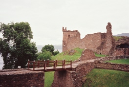 Castle Urquhart
                              entrance